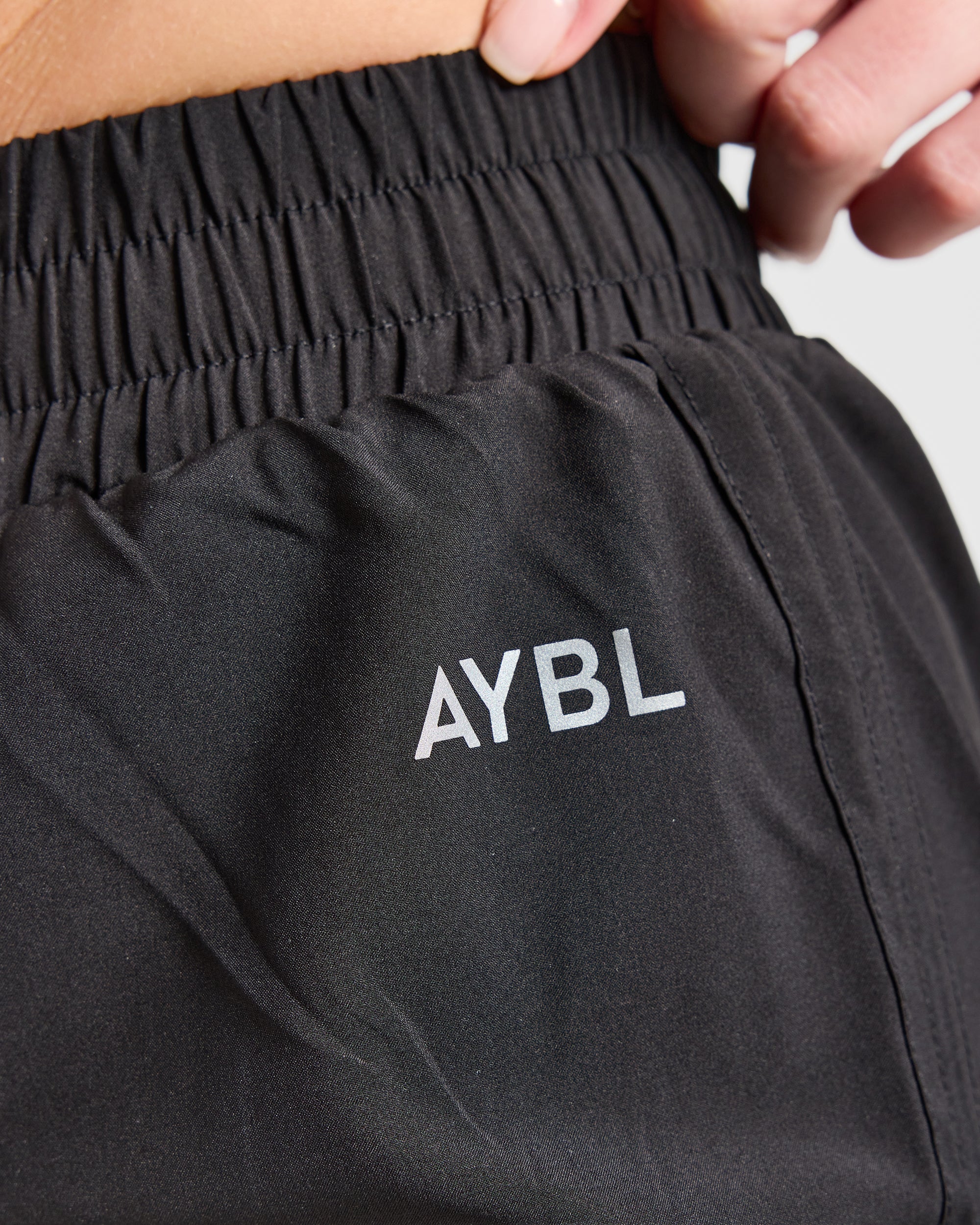 Run Ruched Shorts - Schwarz