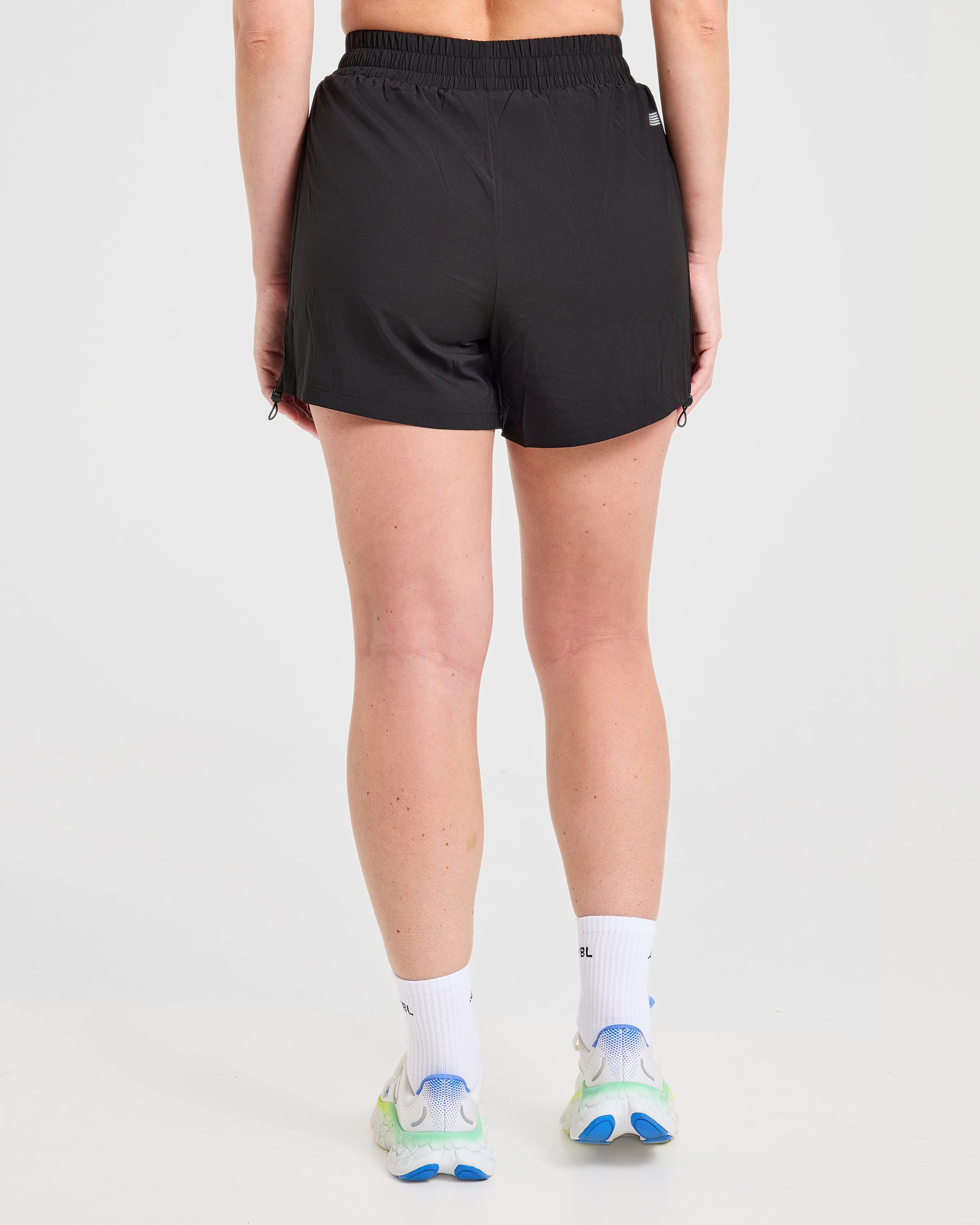 Run Ruched Shorts - Schwarz