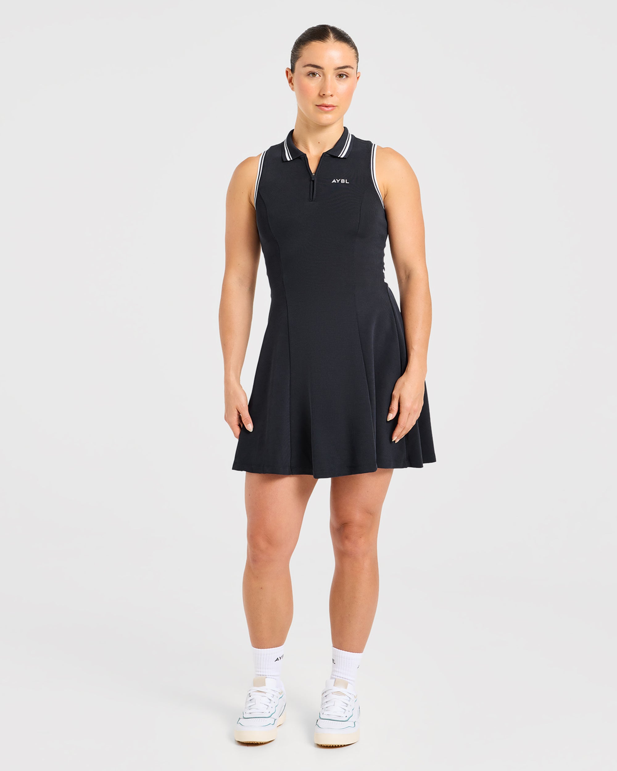 Classic Pleated Dress - Schwarz