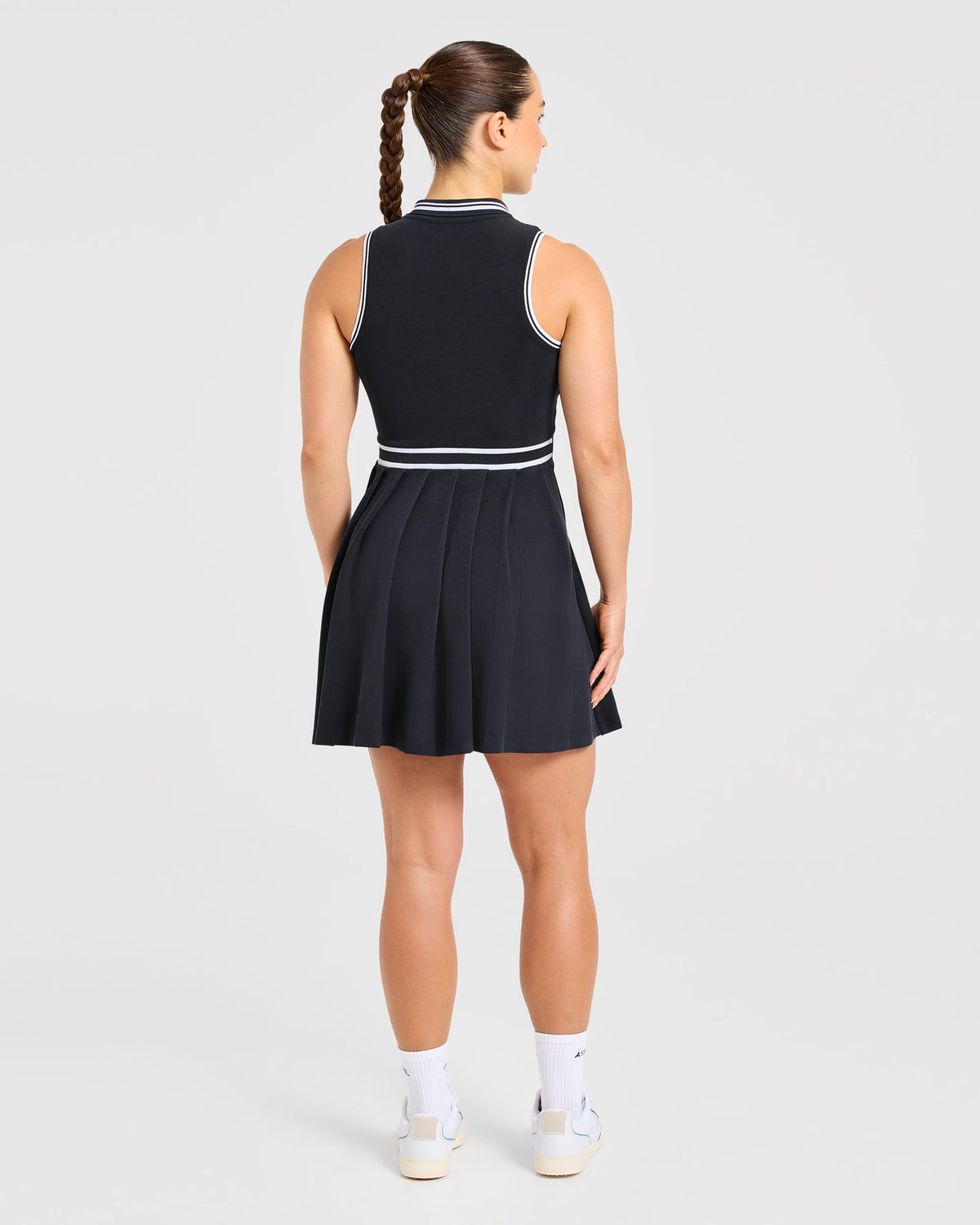 Classic Pleated Dress - Schwarz