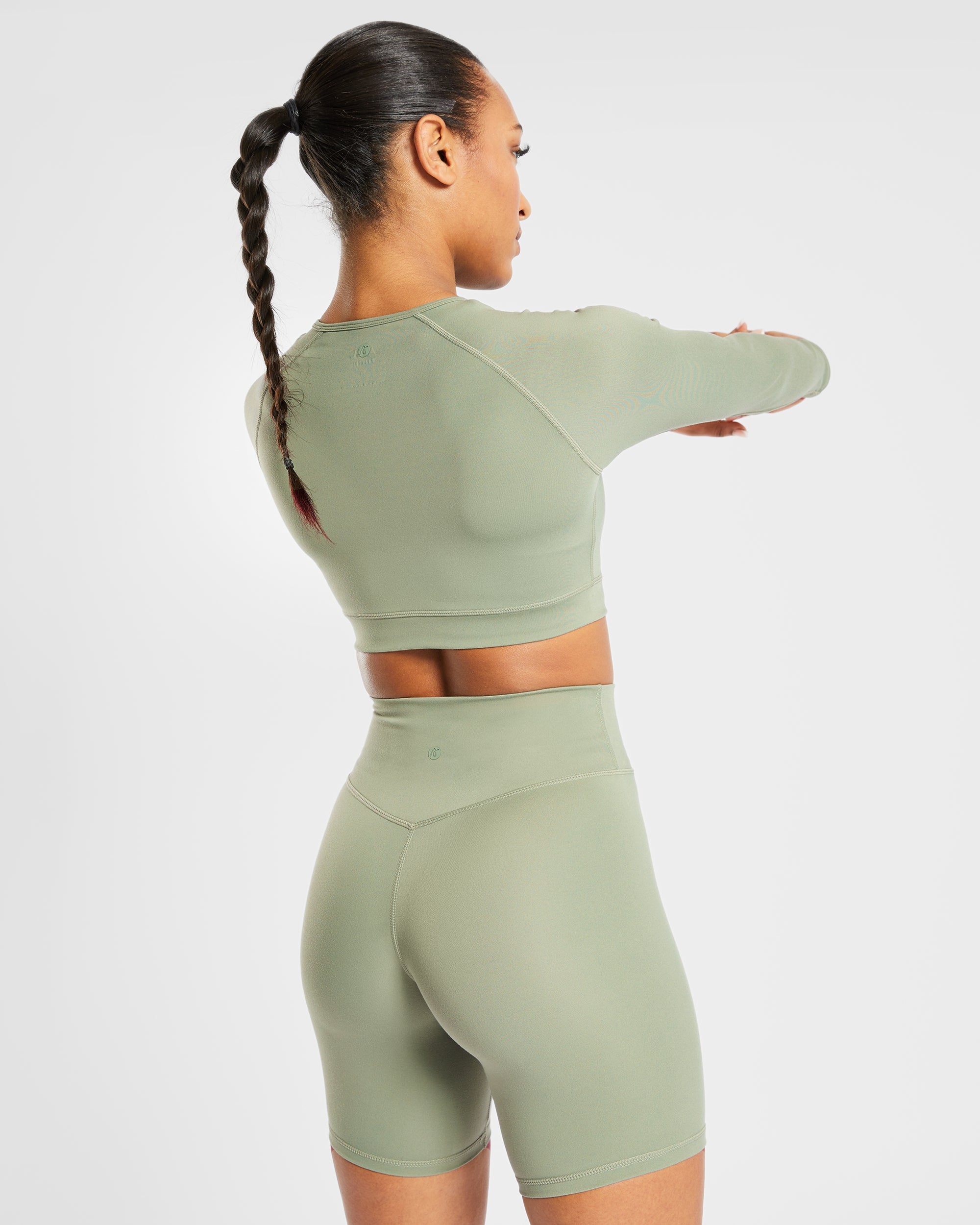 Staple Long Sleeve Crop Top - Olive Grün