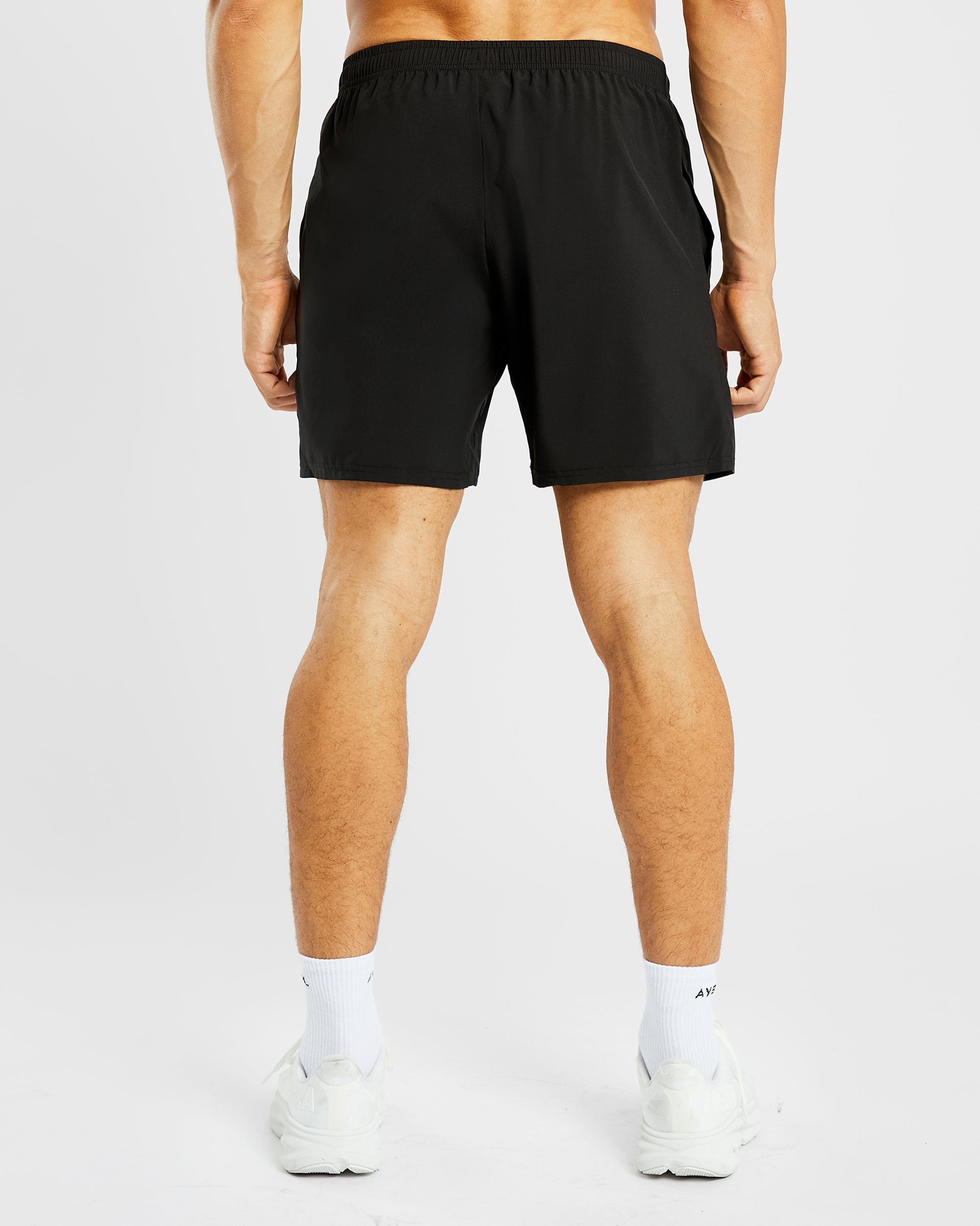 Core 7" Shorts - Schwarz