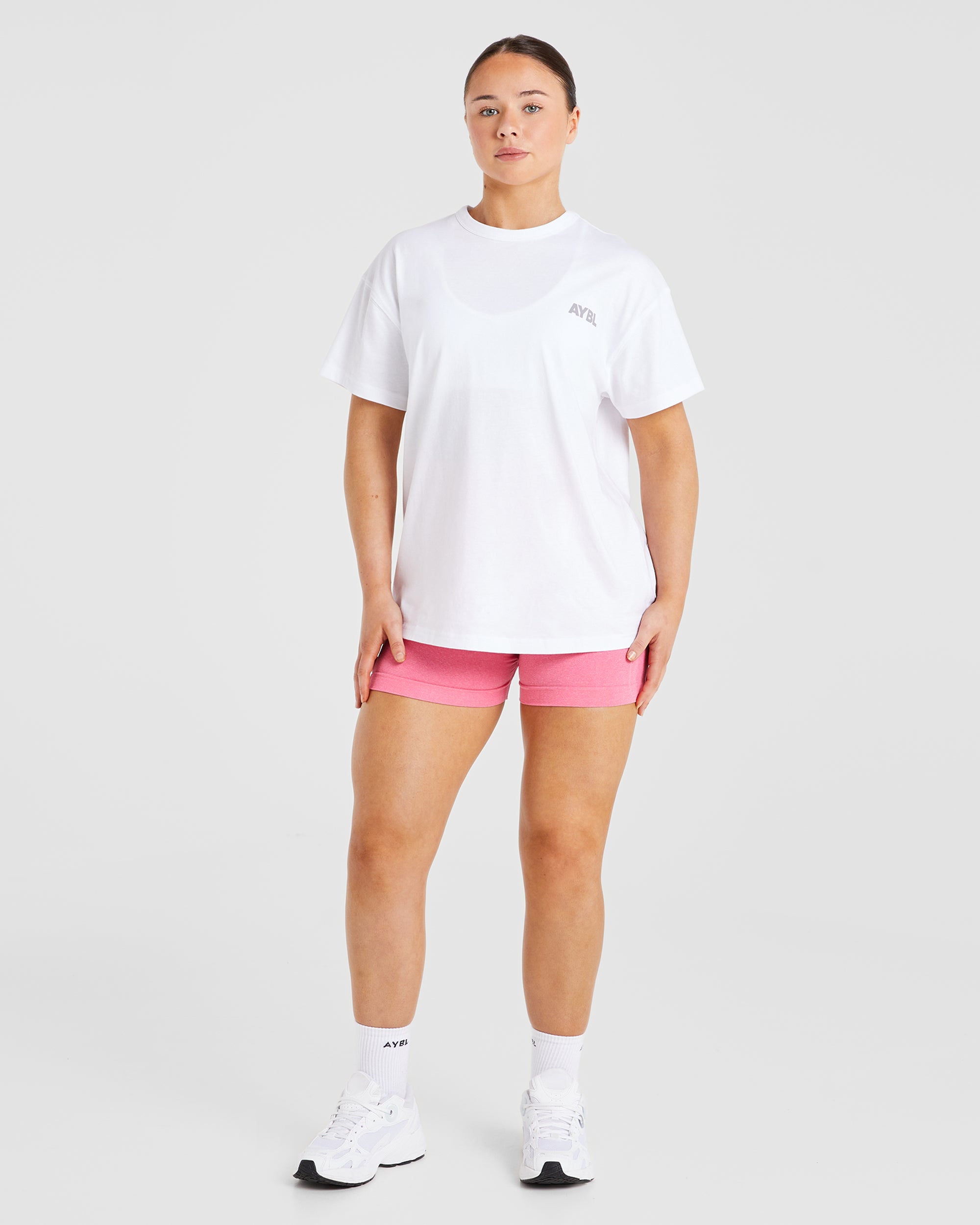 Athletics Club Oversized T Shirt - Weiß/Grau