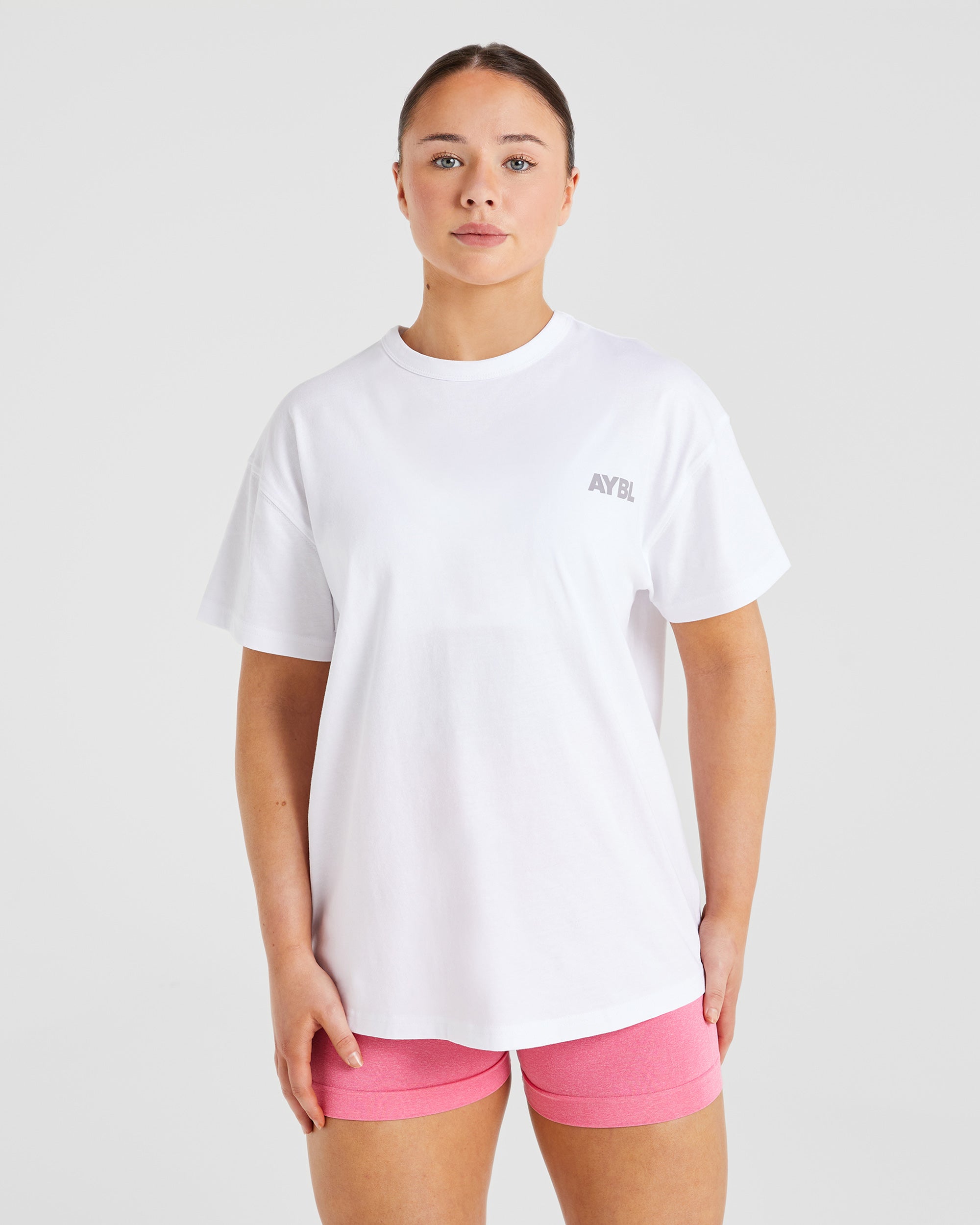 Athletics Club Oversized T Shirt - Weiß/Grau