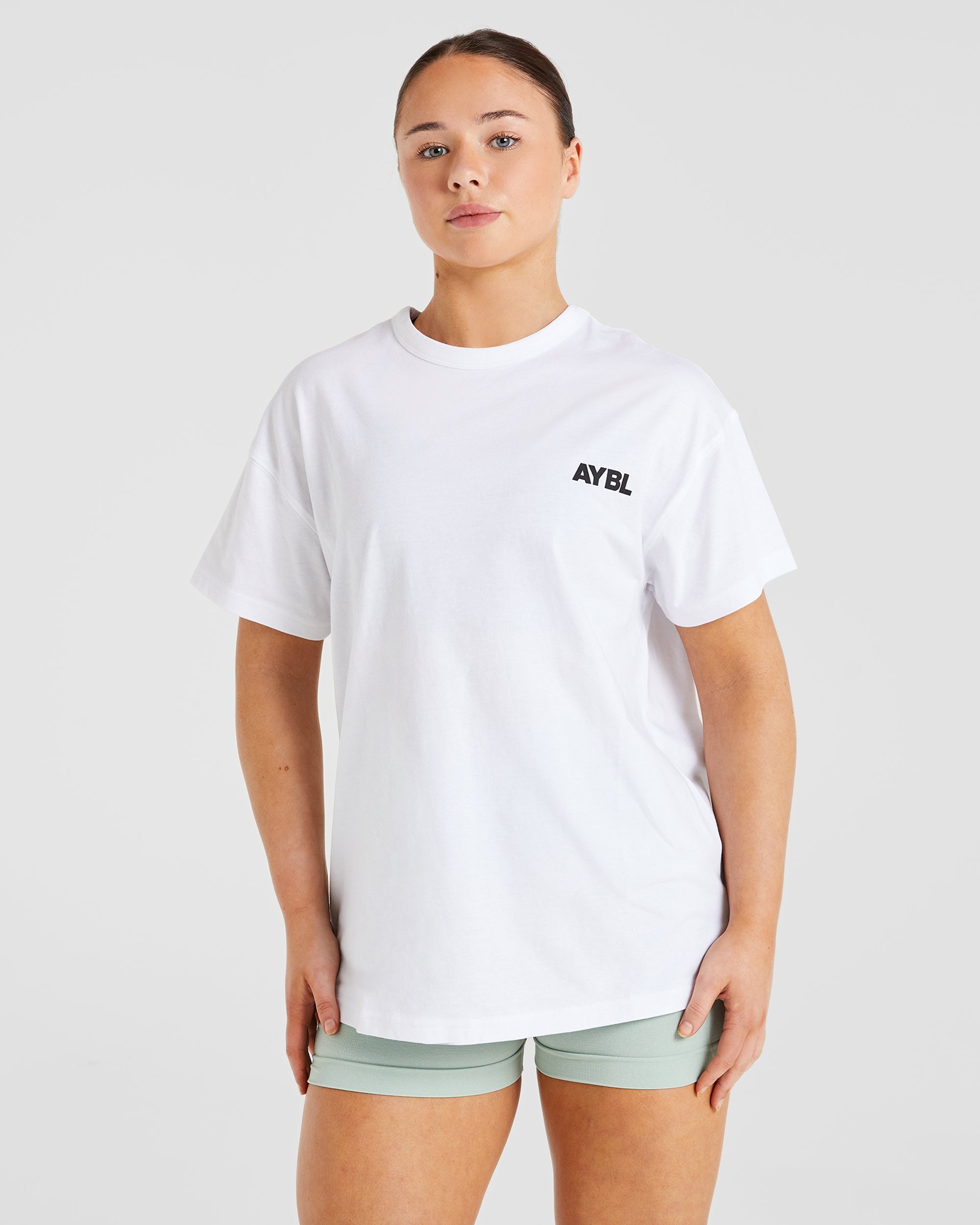 Athletics Club Oversized T Shirt - Weiß