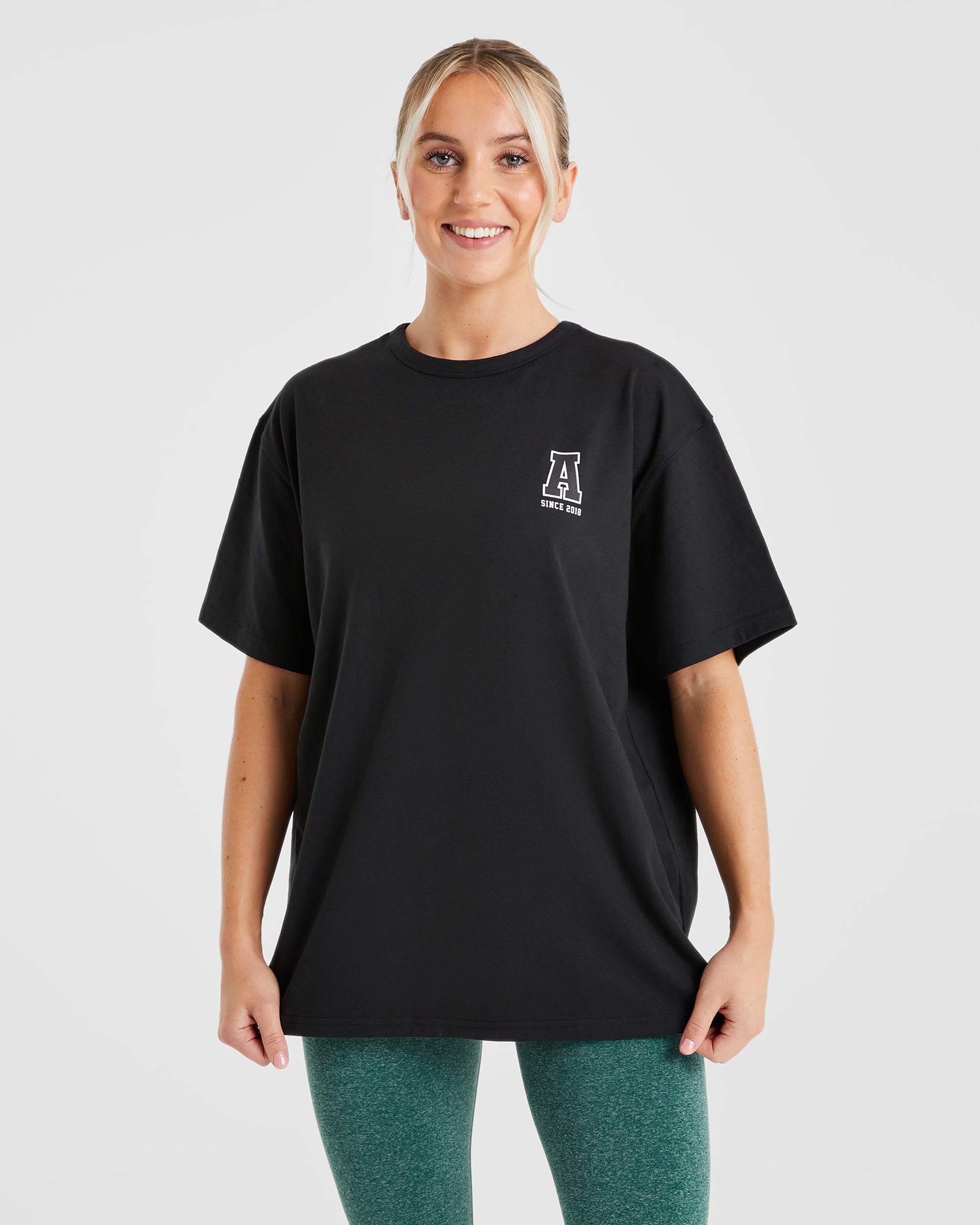 Varsity Statement Oversized T Shirt - Schwarz