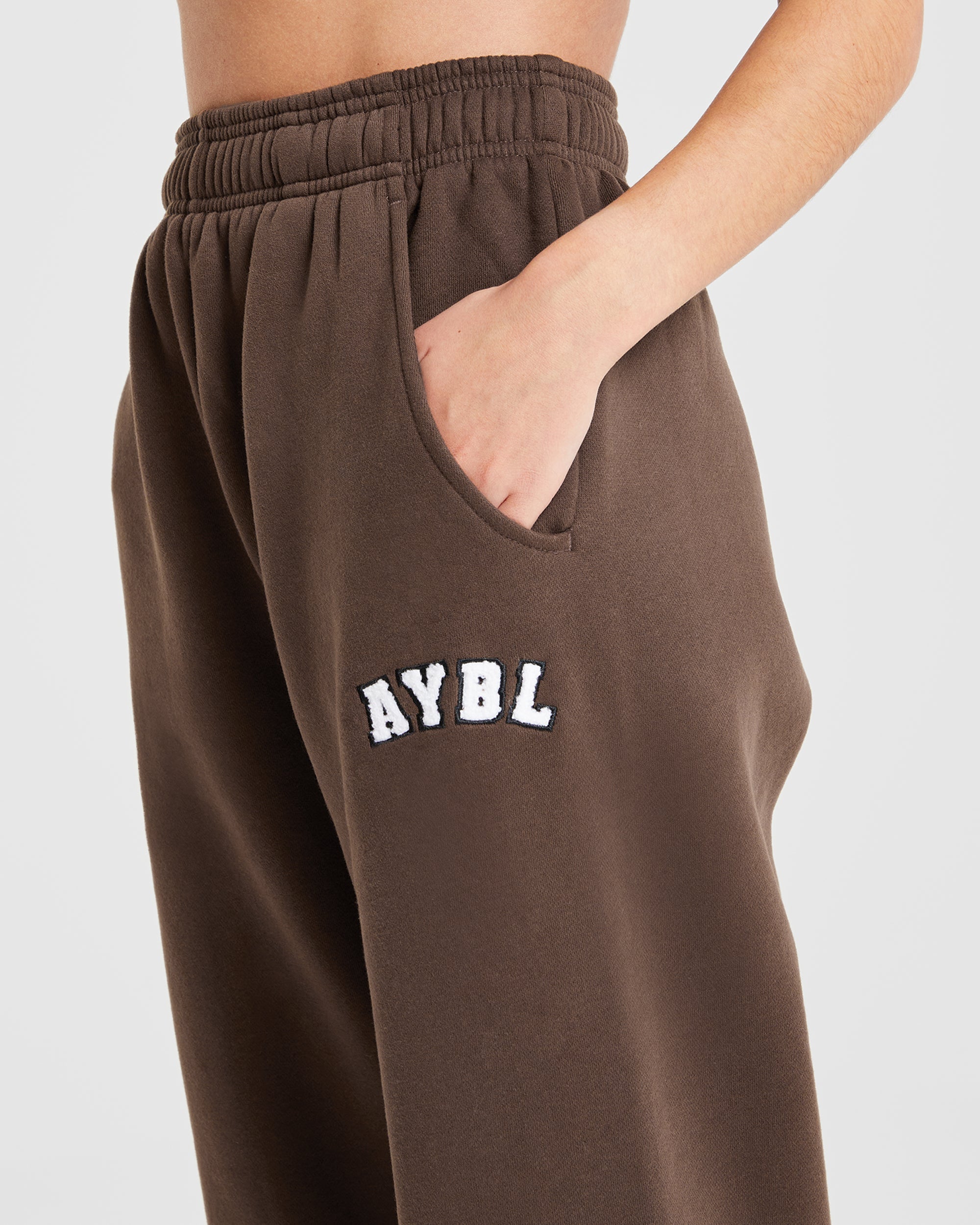 Varsity Oversized Joggers - Braun