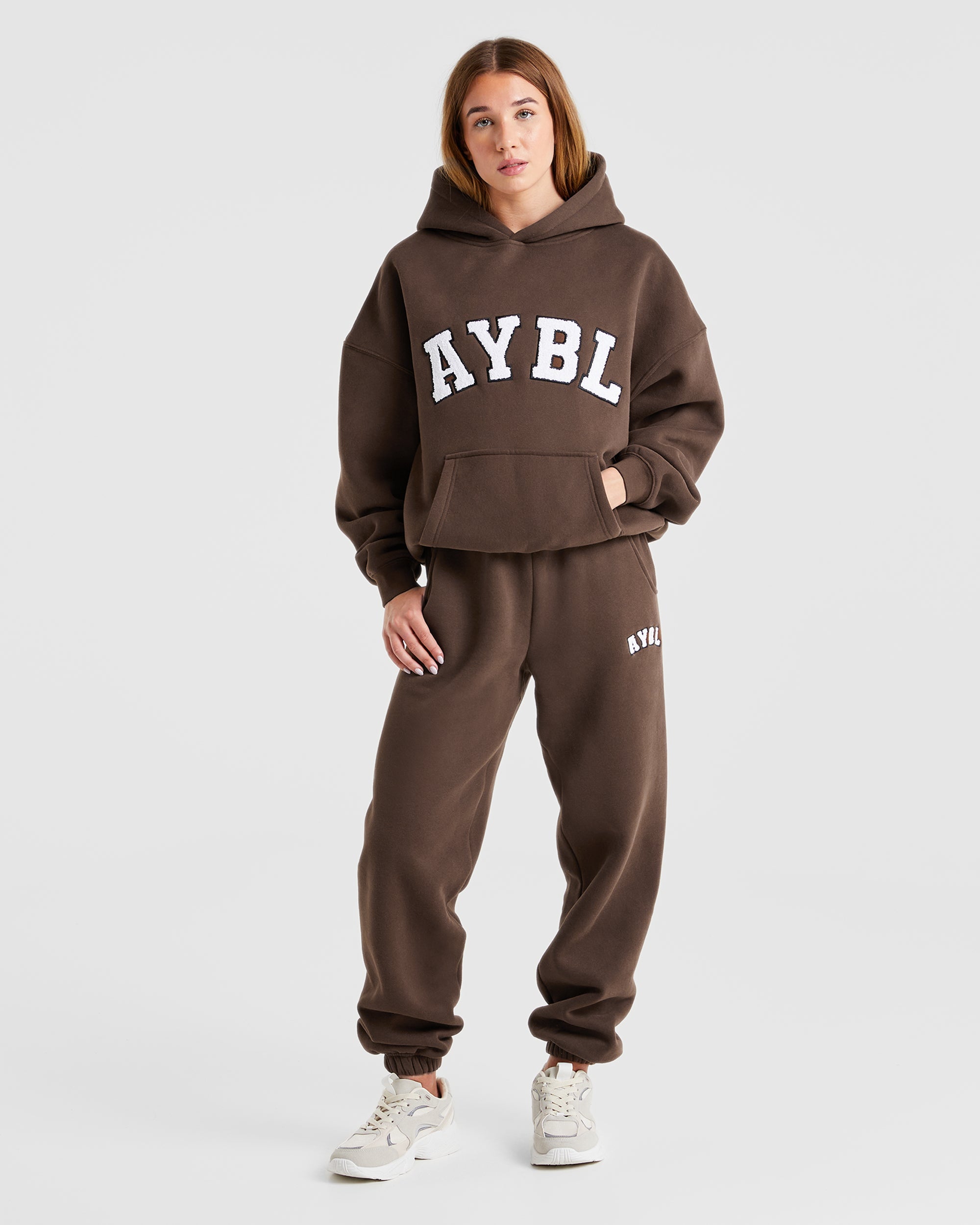 Varsity Oversized Joggers - Braun