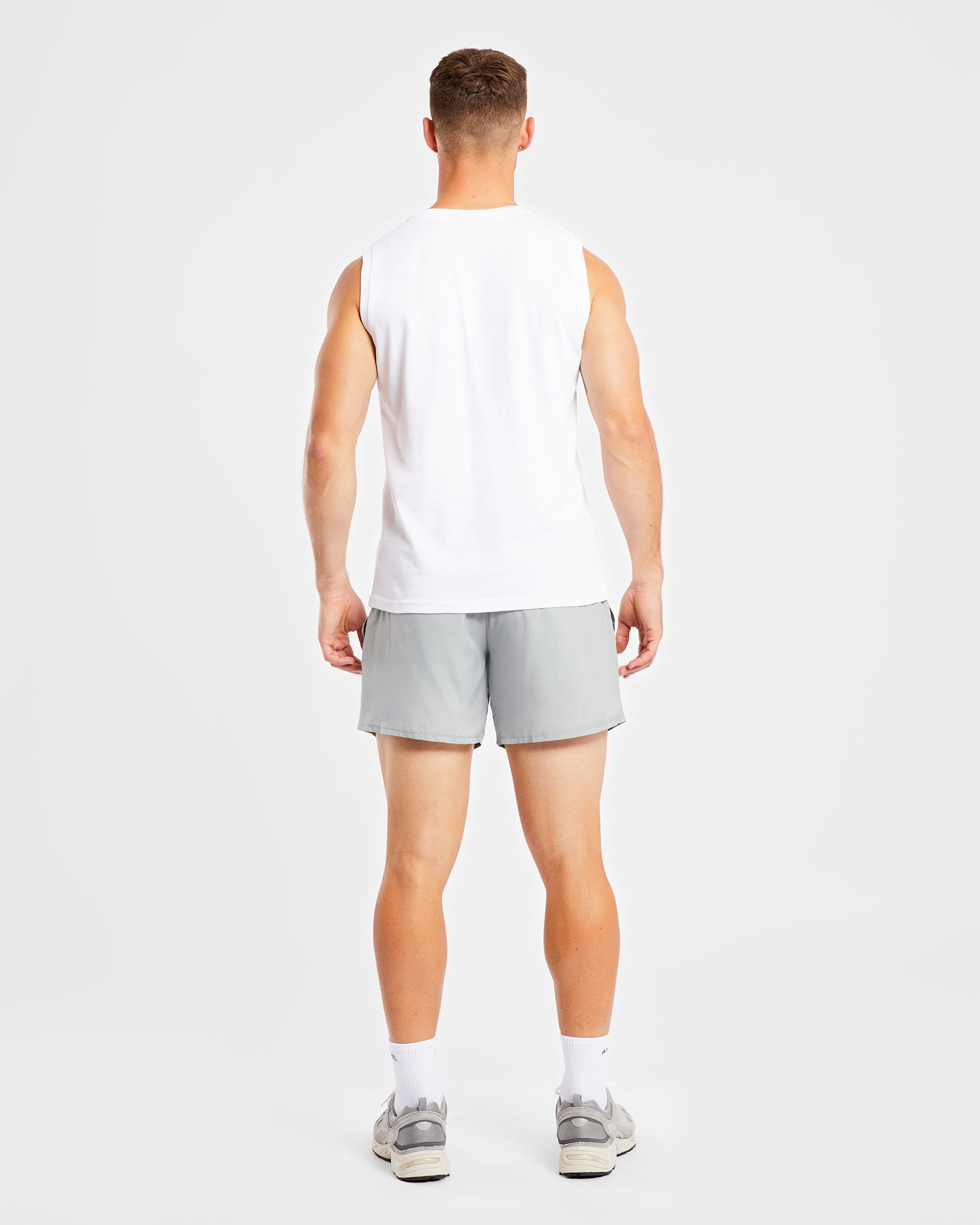 Core 5" Shorts - Grau