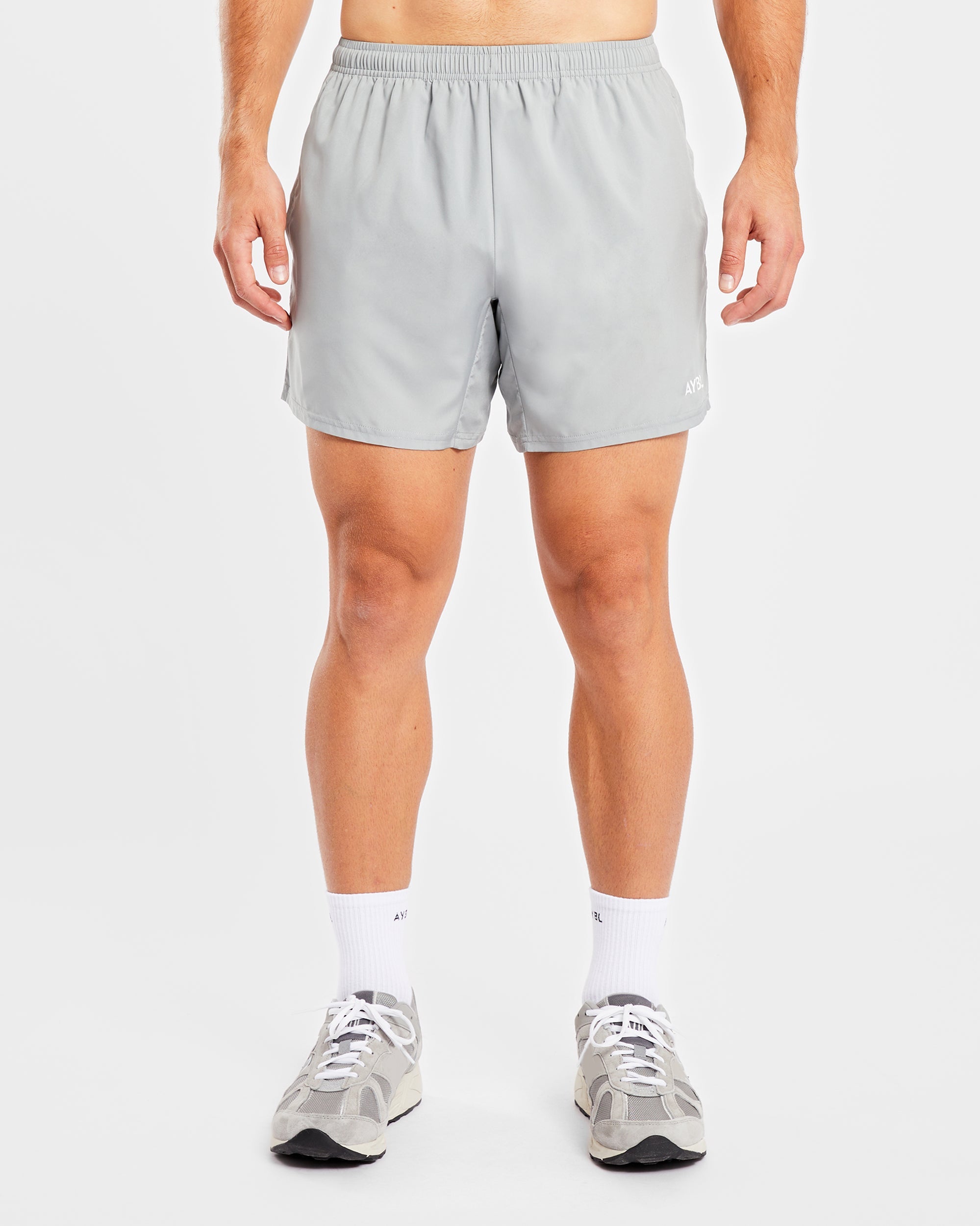 Core 5" Shorts - Grau