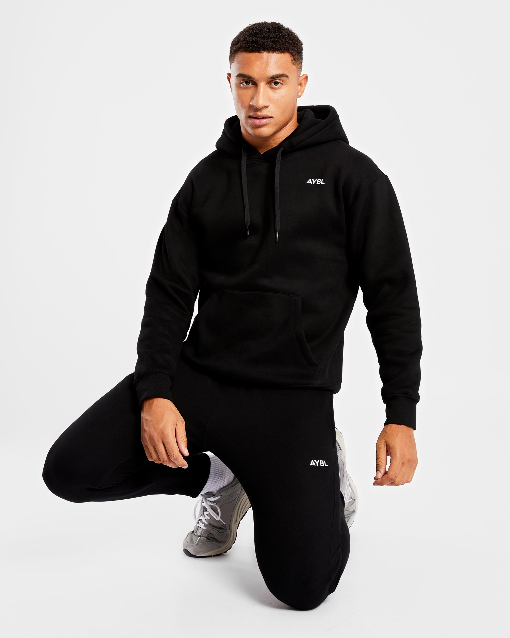 Essential Hoodie - Schwarz