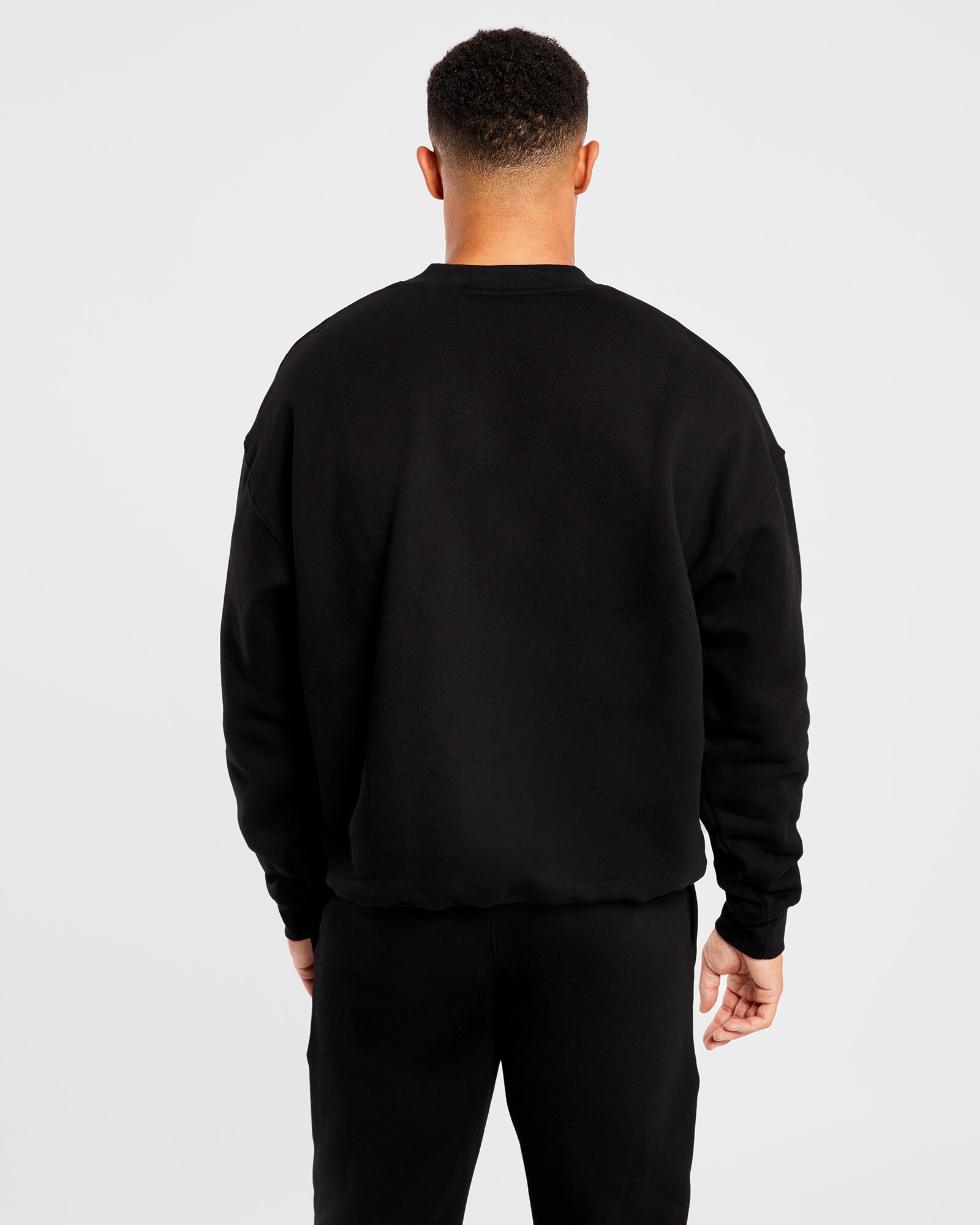 Essential Oversized Sweater - Schwarz