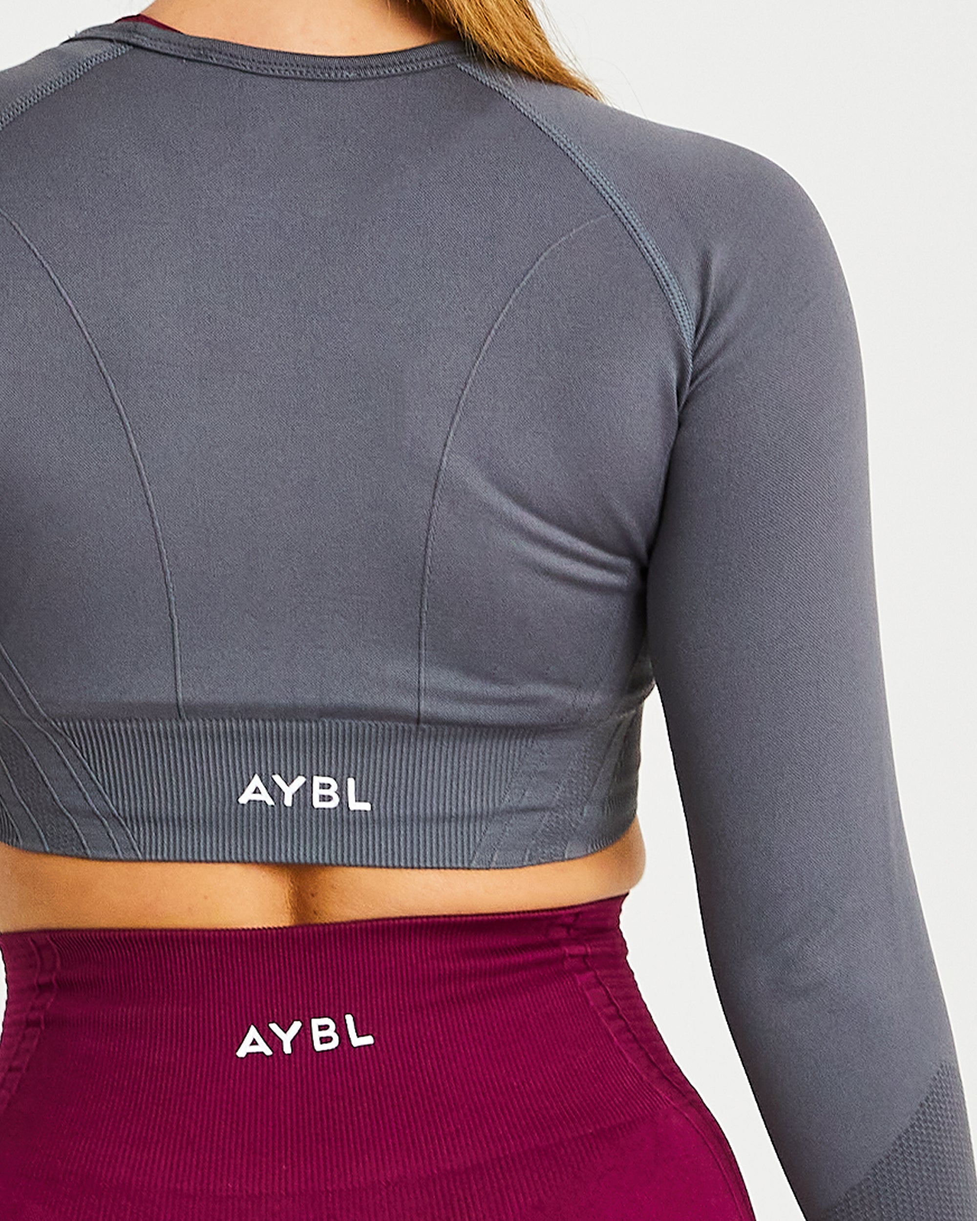 Balance V2 Seamless Long Sleeve Crop Top - Castlerock Grau