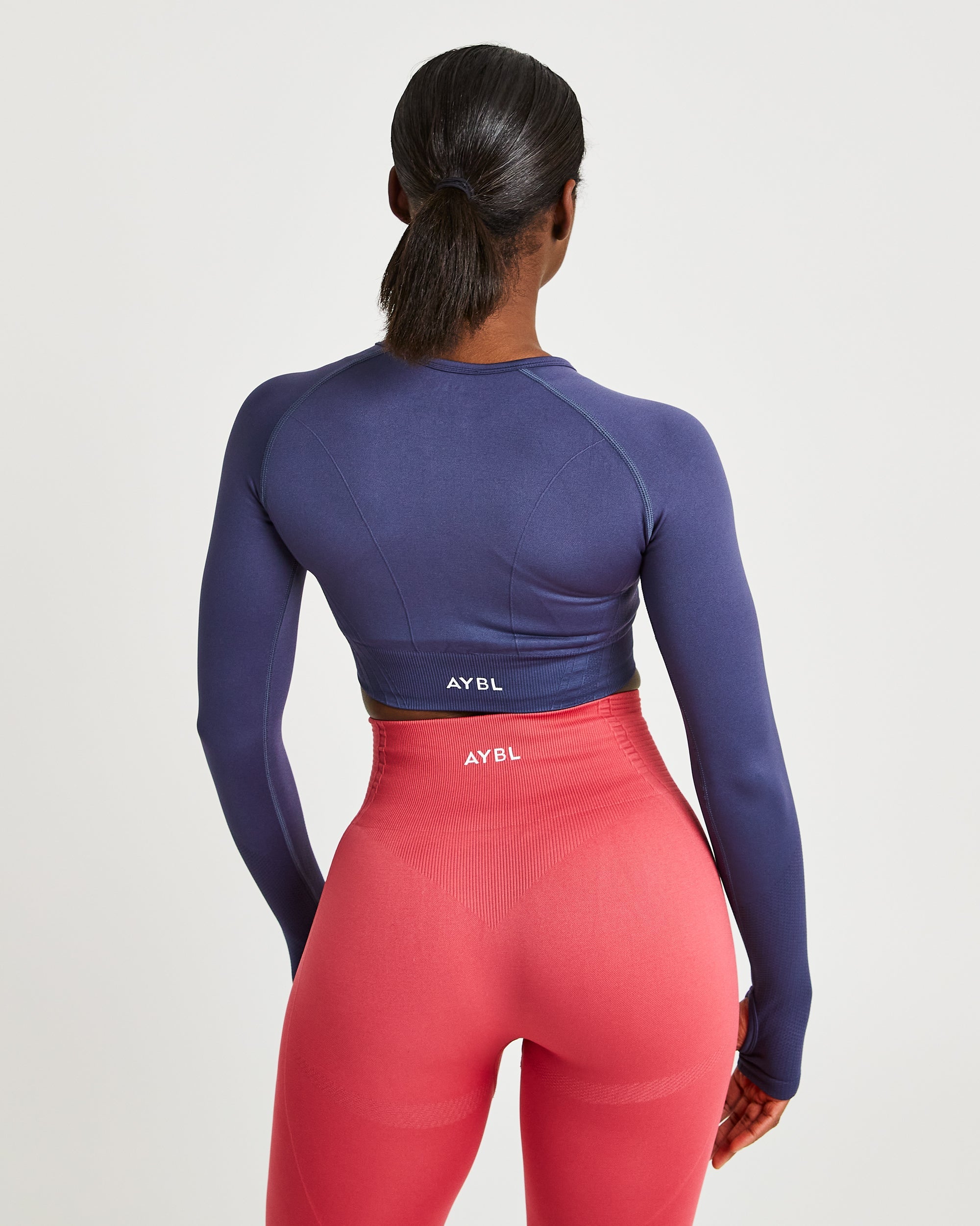 Balance V2 Seamless Long Sleeve Crop Top - Navy Blau