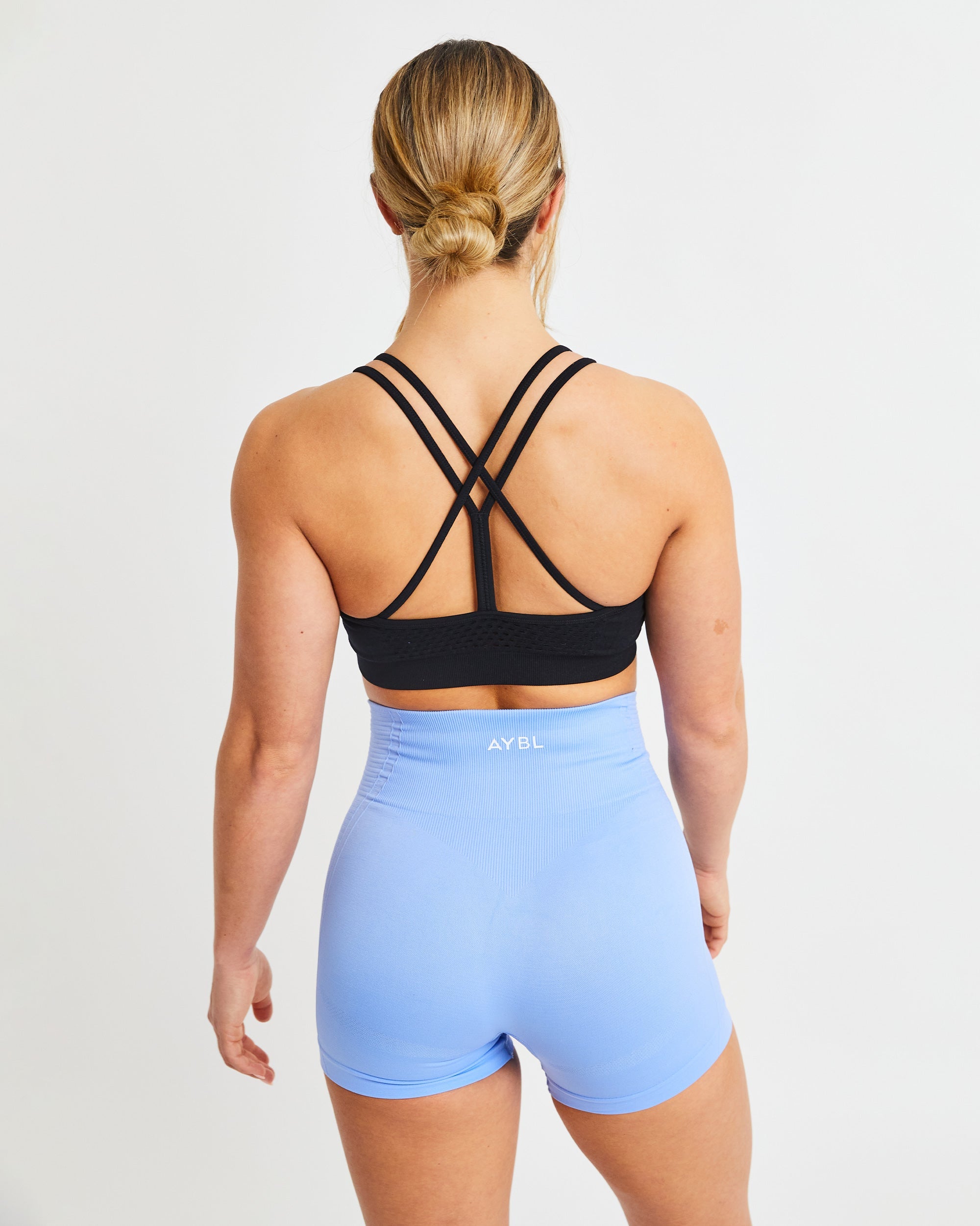 Essential Seamless Strappy Sports Bra - Schwarz