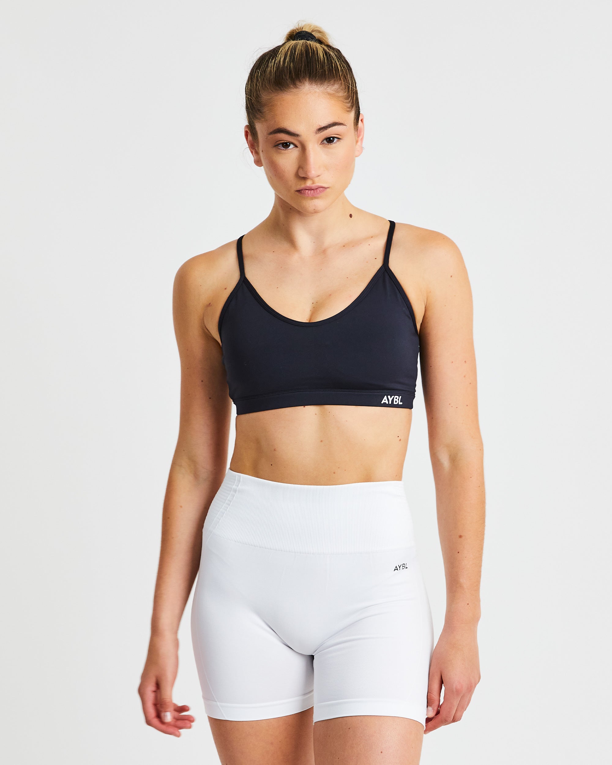 Essential V Neck Sports Bra - Schwarz