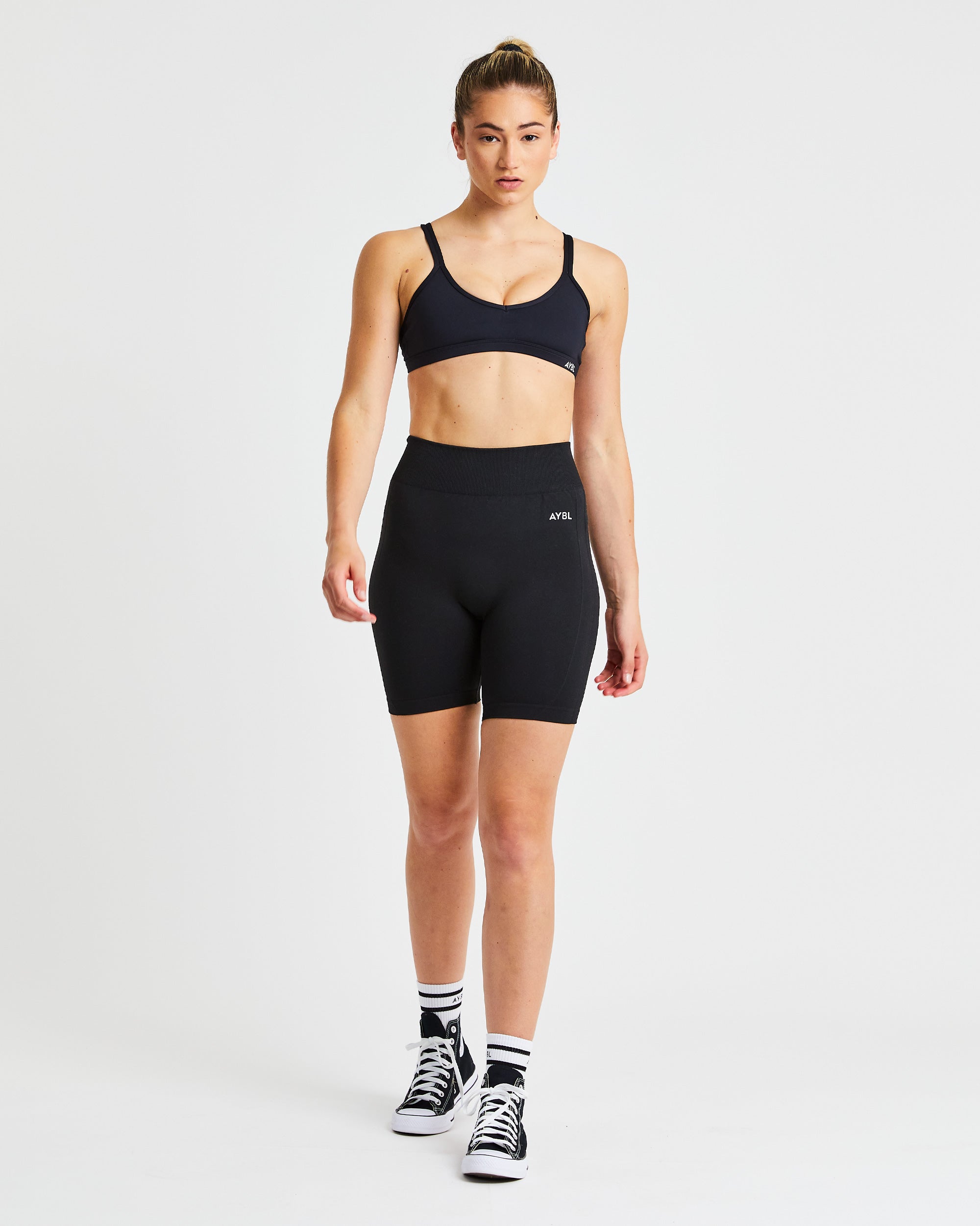 Essential Strappy Sports Bra - Schwarz