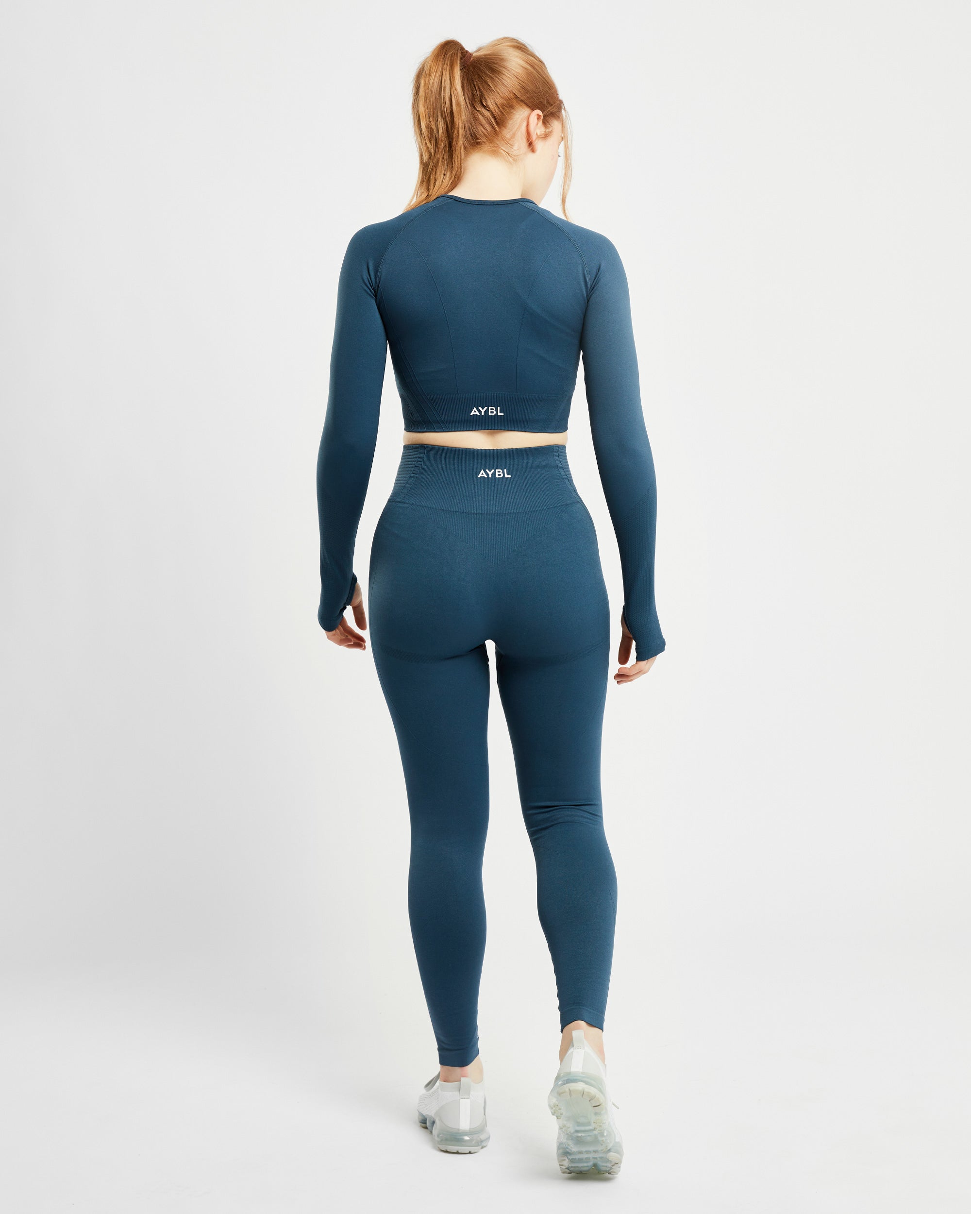 Balance V2 Seamless Long Sleeve Crop Top - Marine Blau