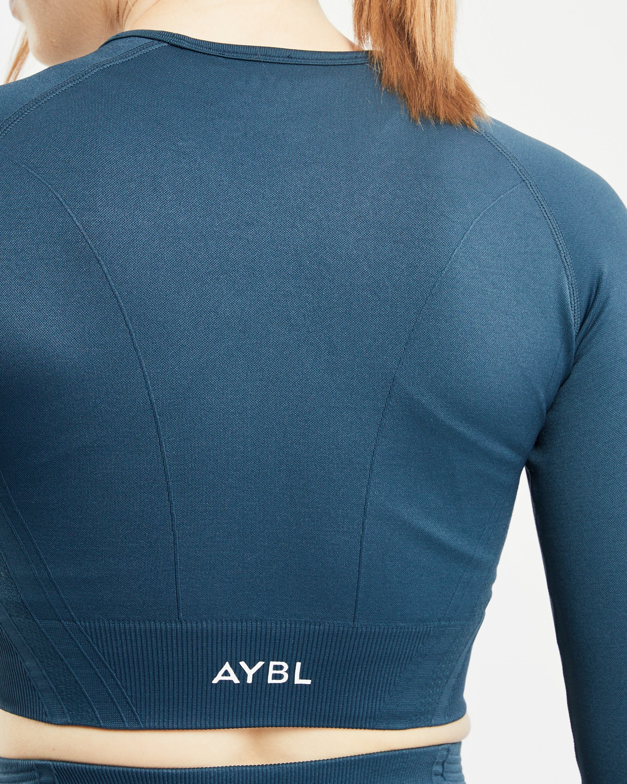 Balance V2 Seamless Long Sleeve Crop Top - Marine Blau