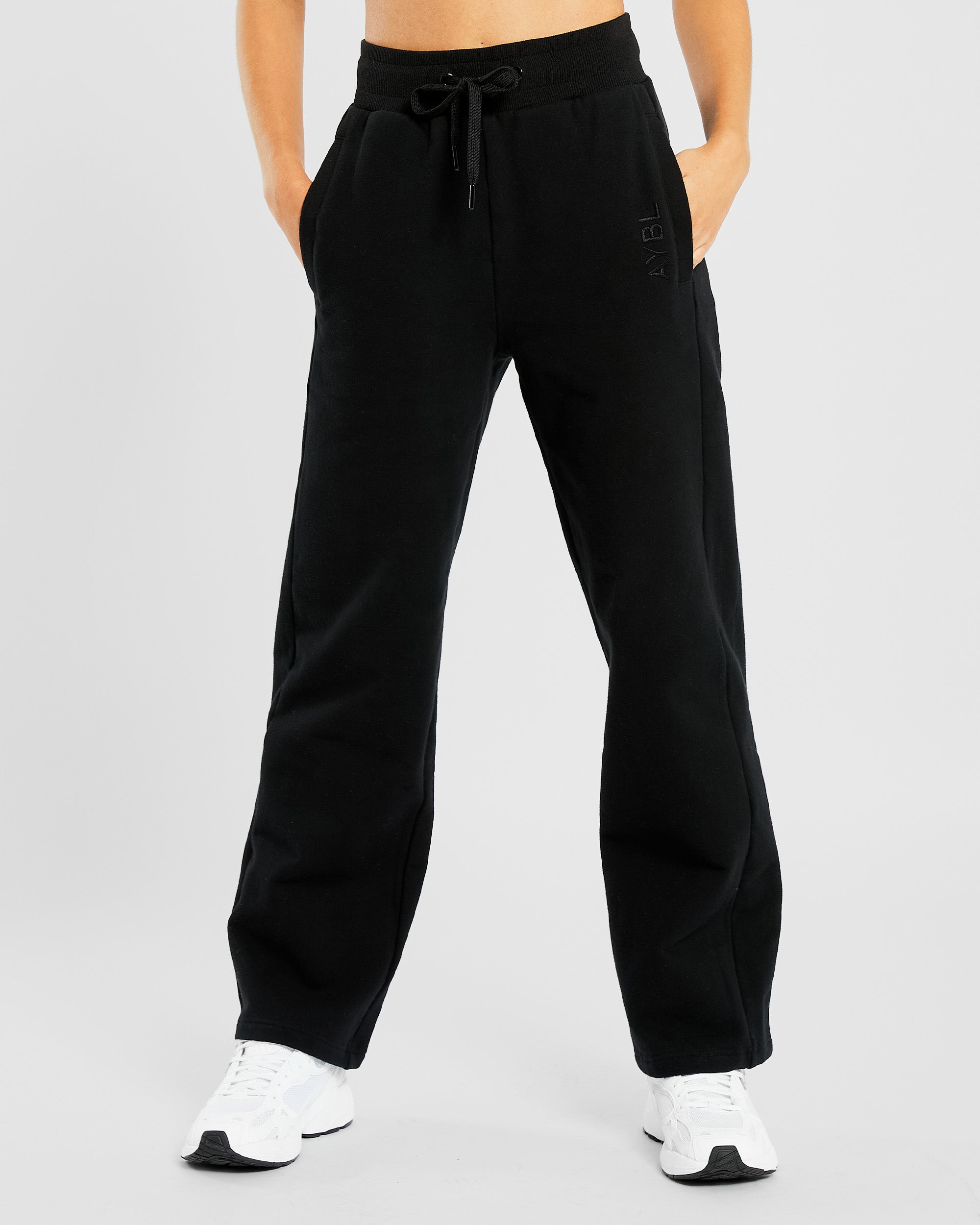 Everyday Relaxed Straight Leg Joggers - Schwarz