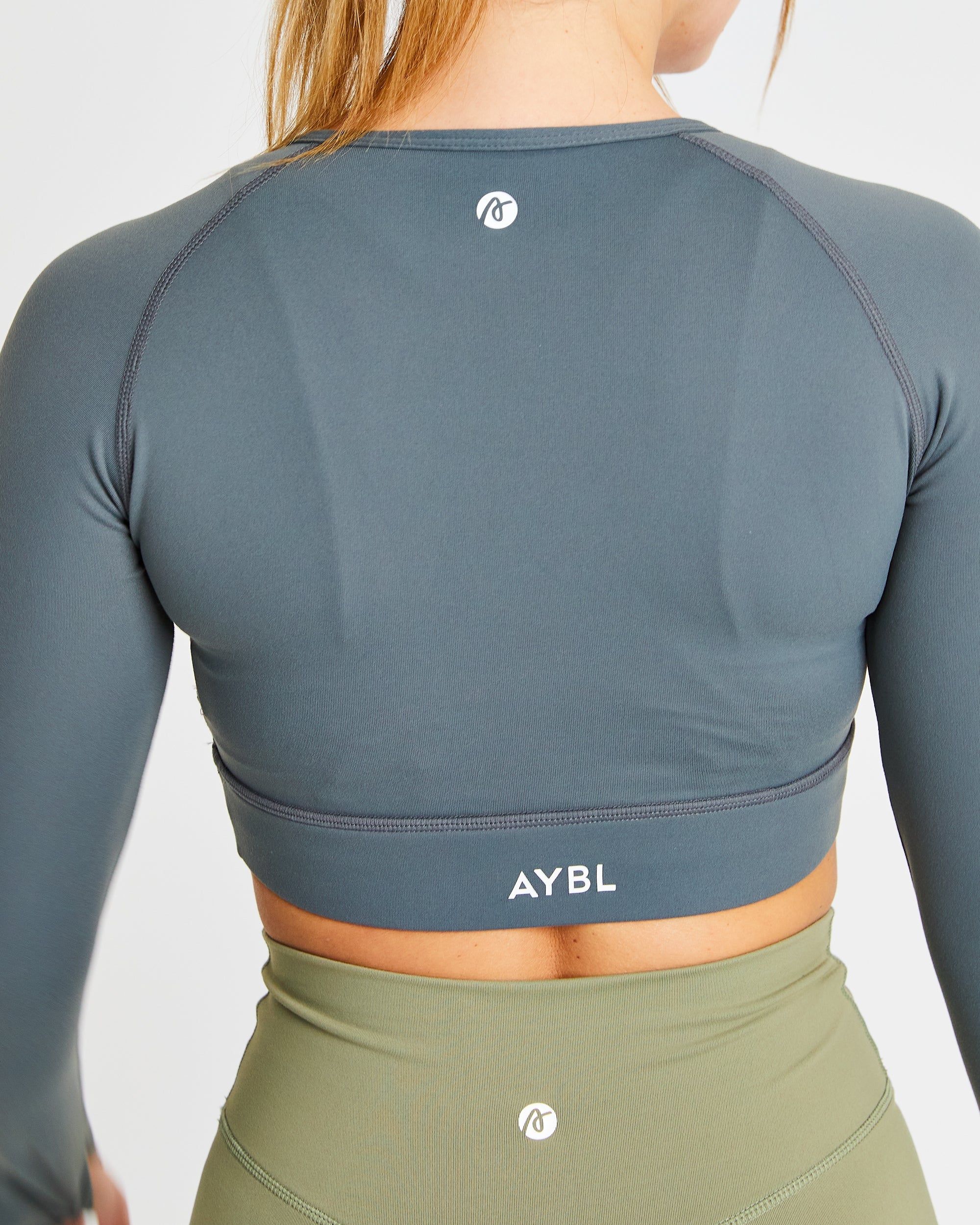 Core Long Sleeve Crop Top - Asphalt Grau