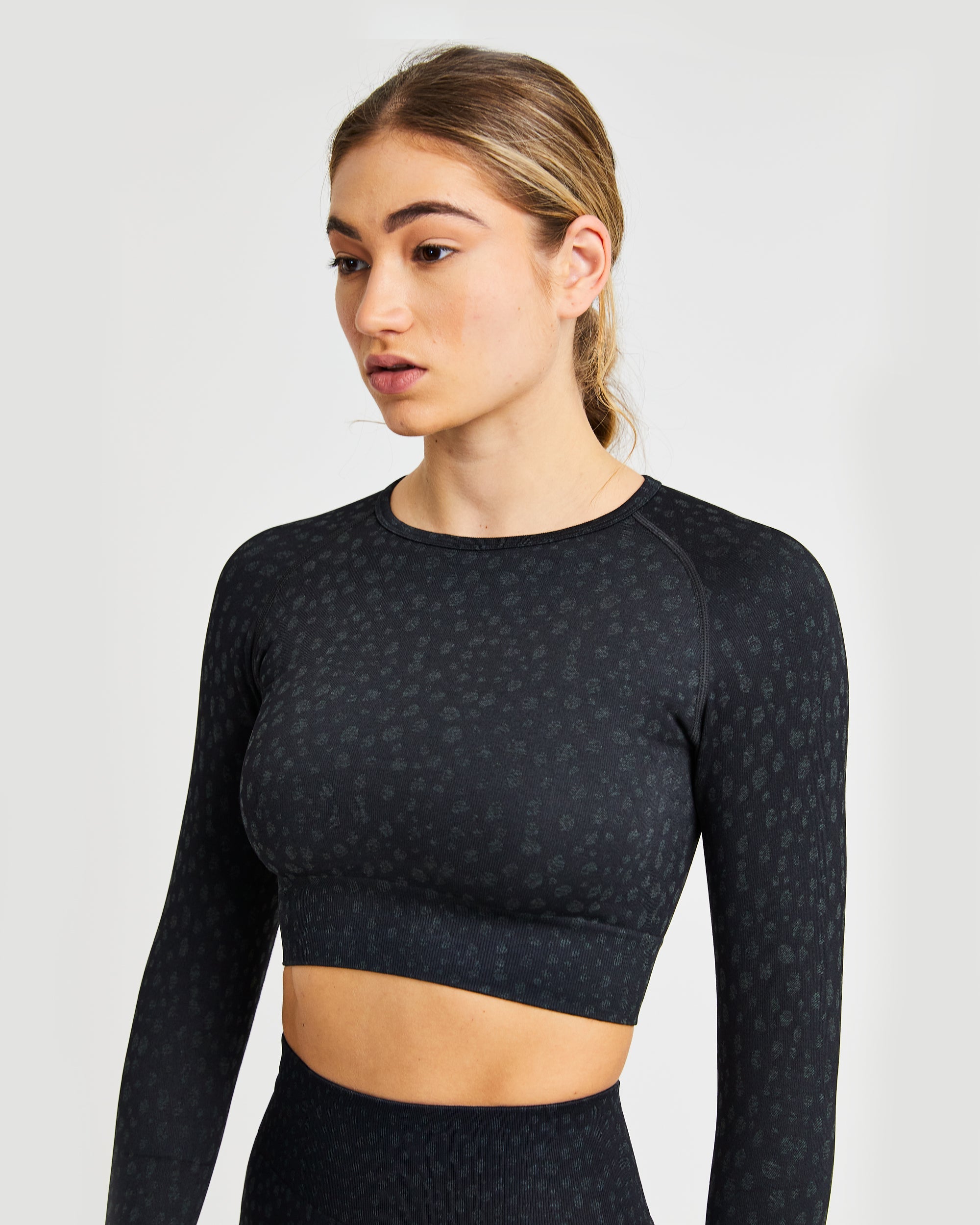 Evolve Speckle Seamless Long Sleeve Crop Top - Schwarz