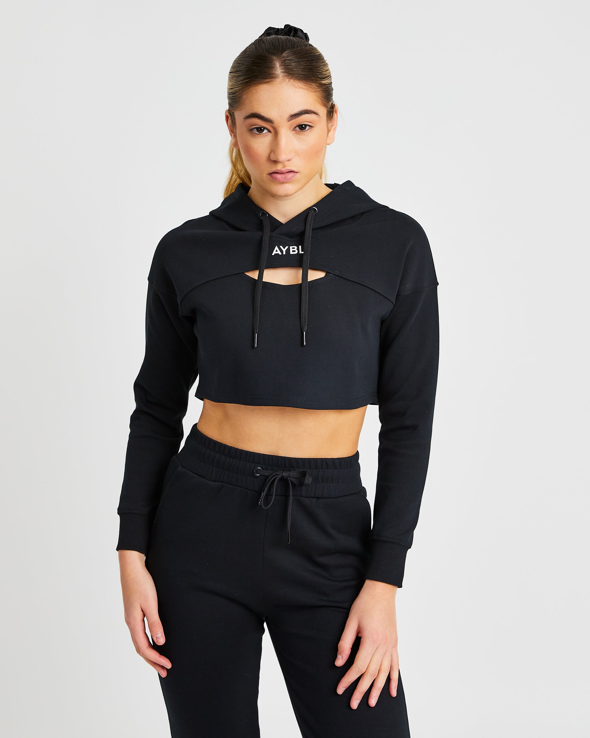 Everyday Cutout Crop Hoodie - Schwarz